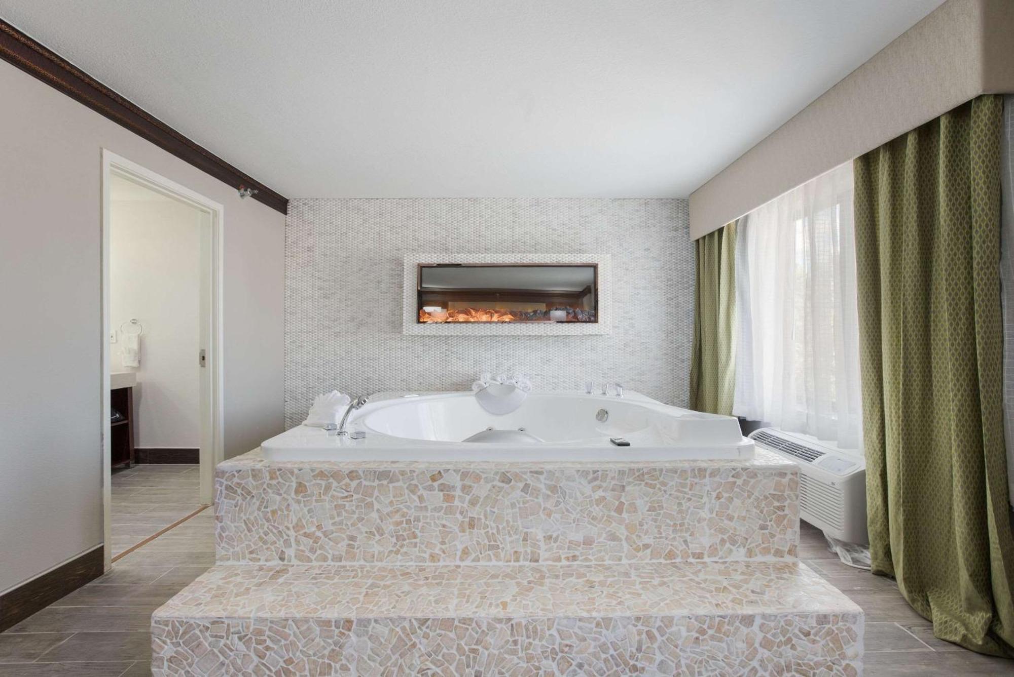 The Leo Collection Detroit, Ascend Hotel Collection Lincoln Park Luaran gambar
