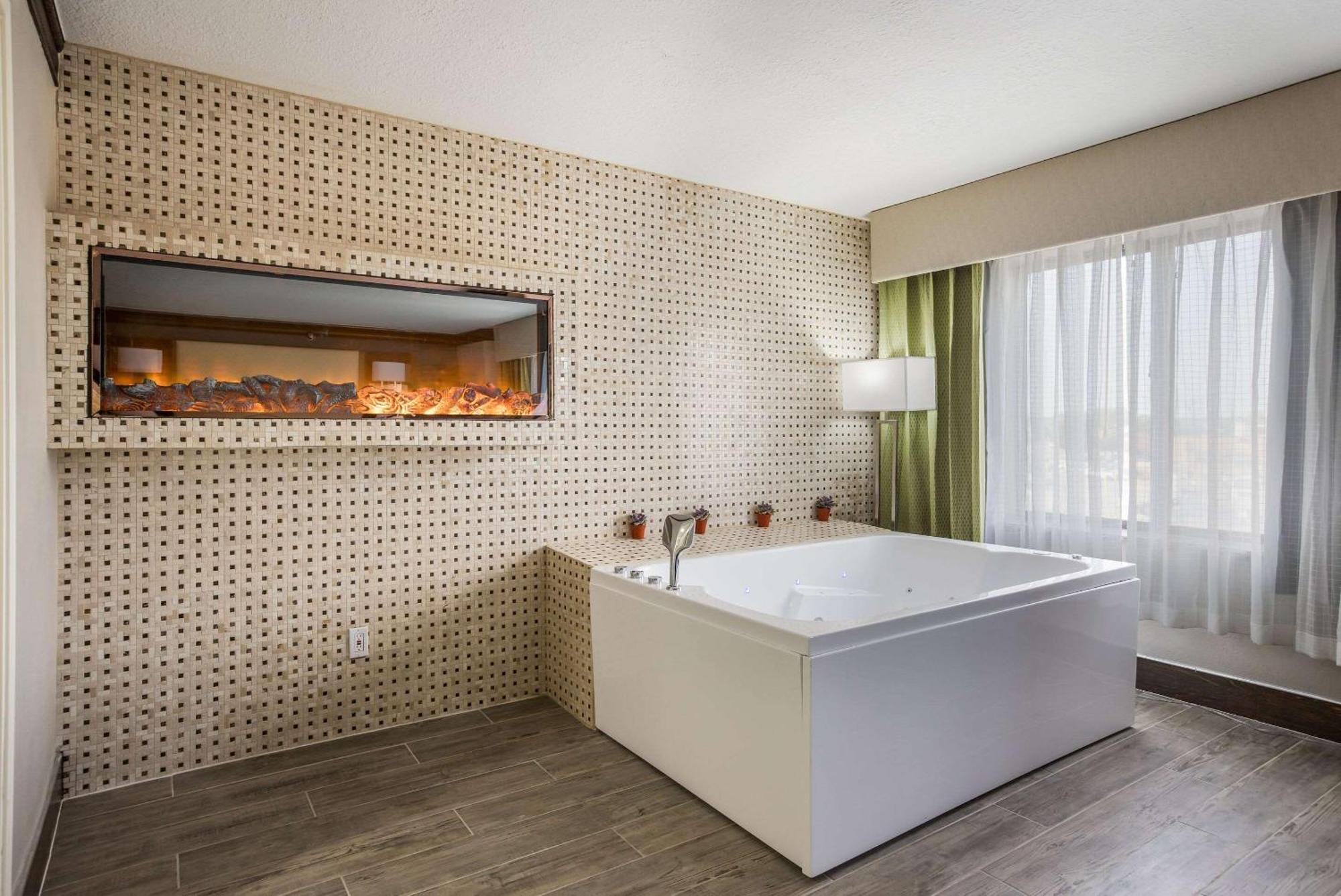 The Leo Collection Detroit, Ascend Hotel Collection Lincoln Park Luaran gambar